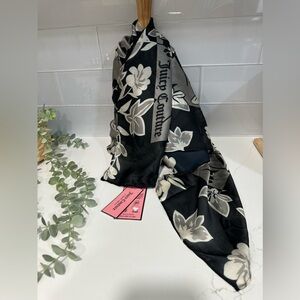JUICY COUTURE Lily Floral Square NWT Scarf in Black/Grey White 36" Beautiful